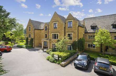 Newlands of Stow Apartment 8 image 2