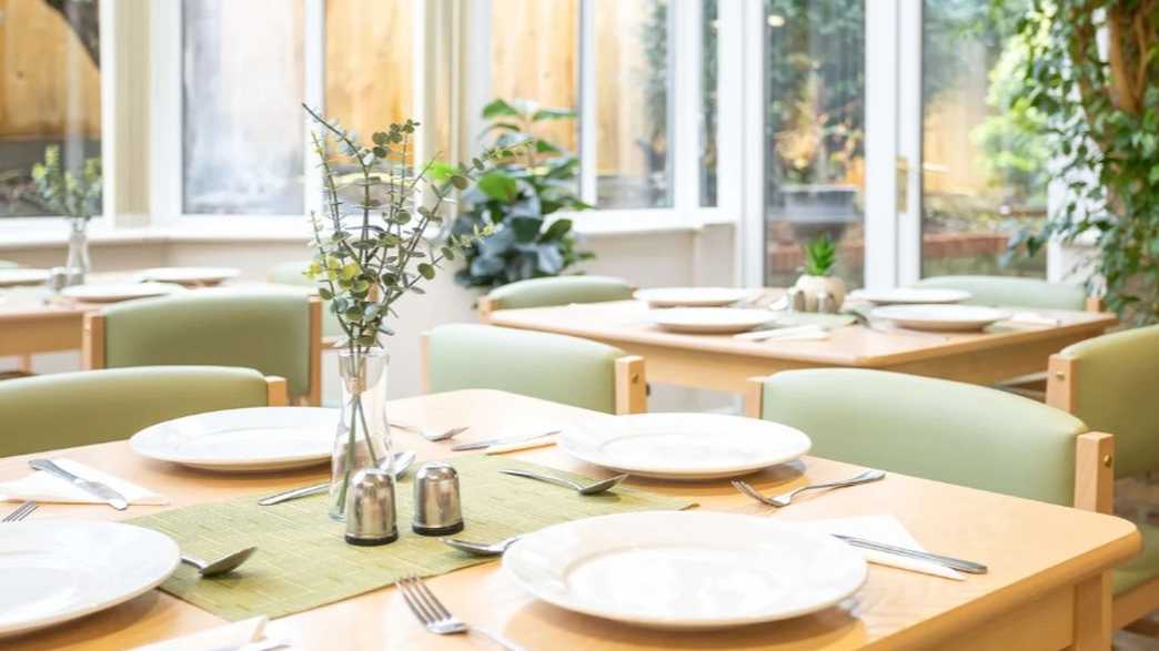 Woodleigh Lodge Residential Care Home Care Home Hessle meals-carousel - 1