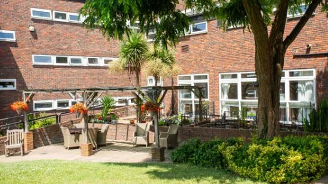 Elmstead Care Home Care Home Chislehurst buildings-carousel - 3