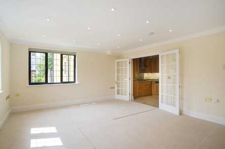 Newlands of Stow Apartment 8 image 1