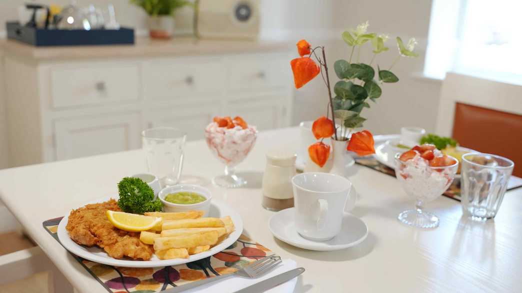 Romford Care Home Care Home Romford meals-carousel - 1
