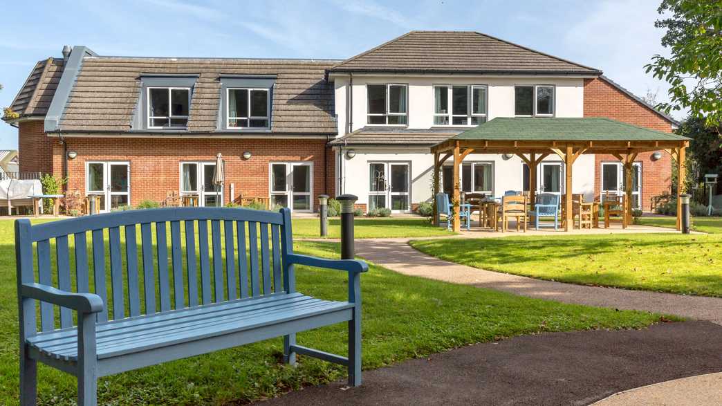 Foxbridge House Care Home Orpington buildings-carousel - 7