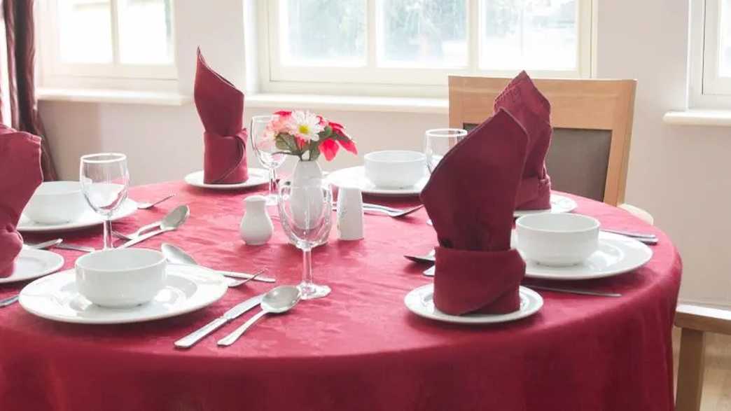 Heathland Court Care Home Care Home London meals-carousel - 1