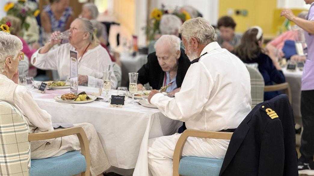 Lynwood Care Centre Care Home Ascot activities-carousel - 10