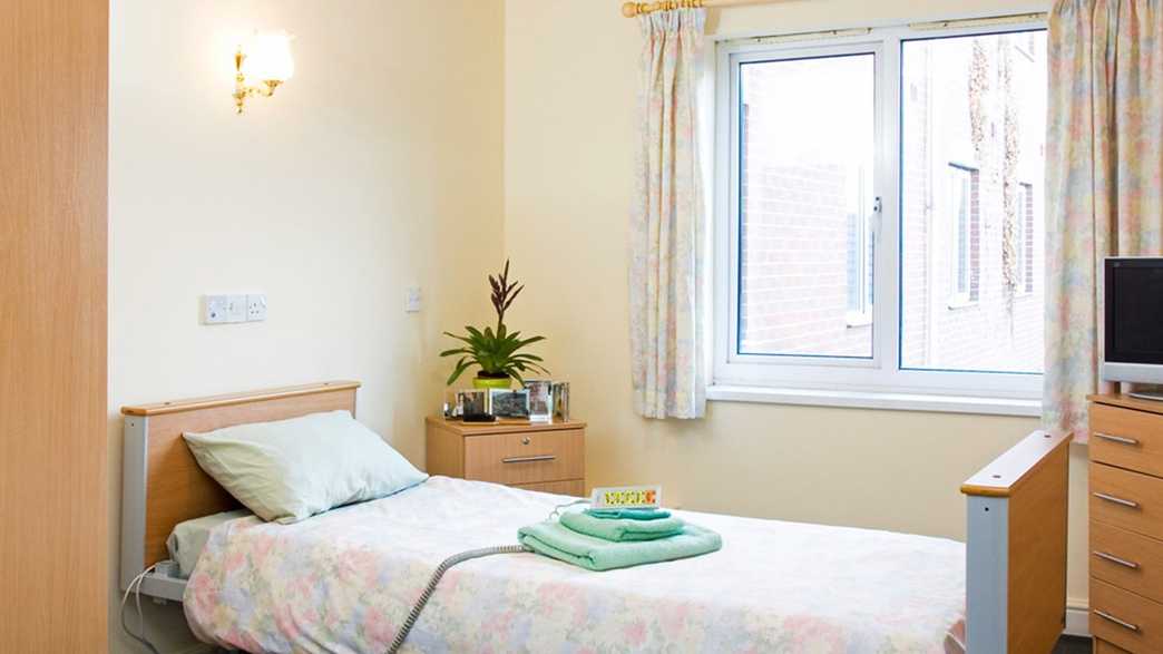 Lansdowne Care Home Care Home London accommodation-carousel - 1