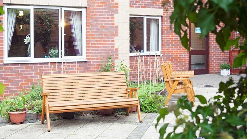 Lansdowne Care Home Care Home London buildings-carousel - 2