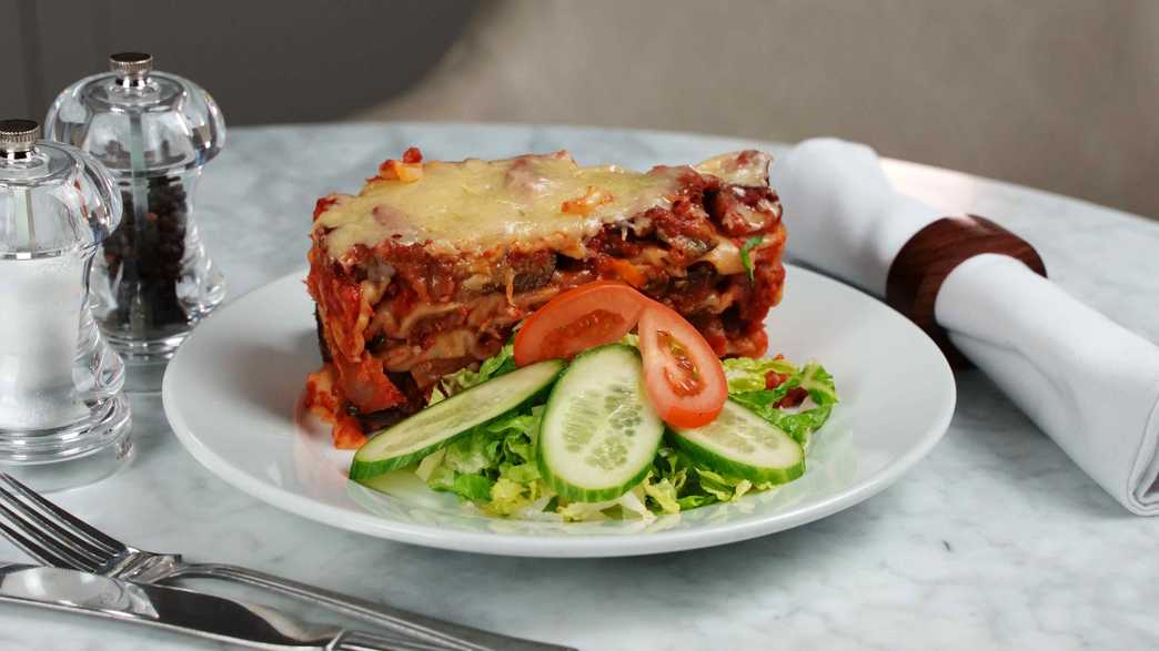 Romford Care Home Care Home Romford meals-carousel - 6