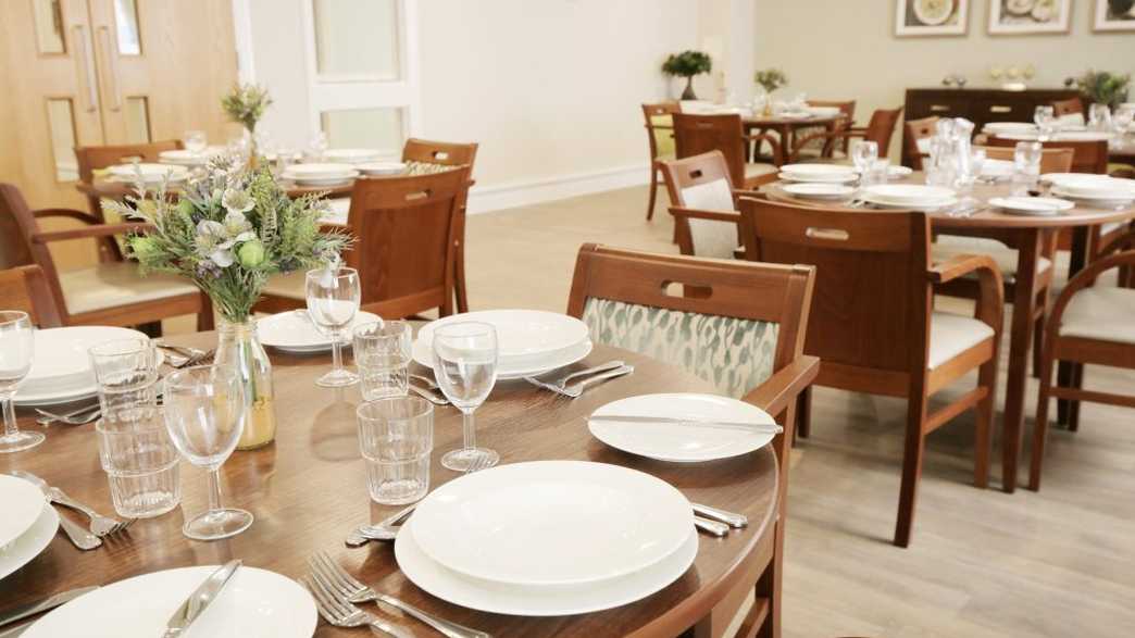 Lavender Fields Care Home Sevenoaks meals-carousel - 2