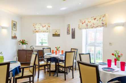 Claremont Court Care Home Care Home Guildford  - 3