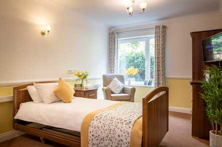 Queen Elizabeth Park Care Home Care Home Guildford  - 4