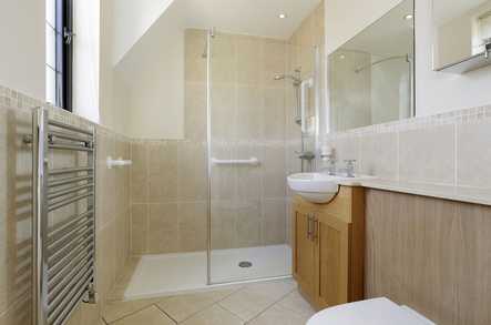 Newlands of Stow Apartment 14 image 3