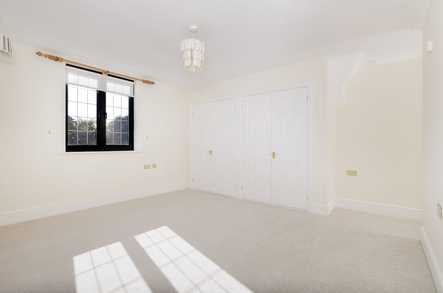 Newlands of Stow Apartment 14 image 4