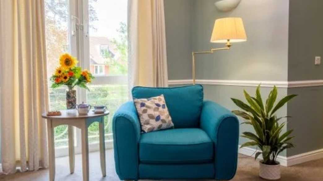 Parkside Care Home Care Home Reading buildings-carousel - 2