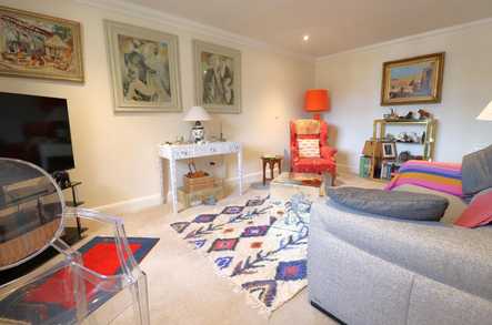Apartment 23 image 1