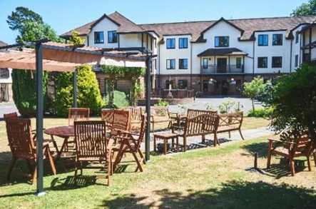 Tadworth Grove Care Home Care Home Nr Epsom  - 3