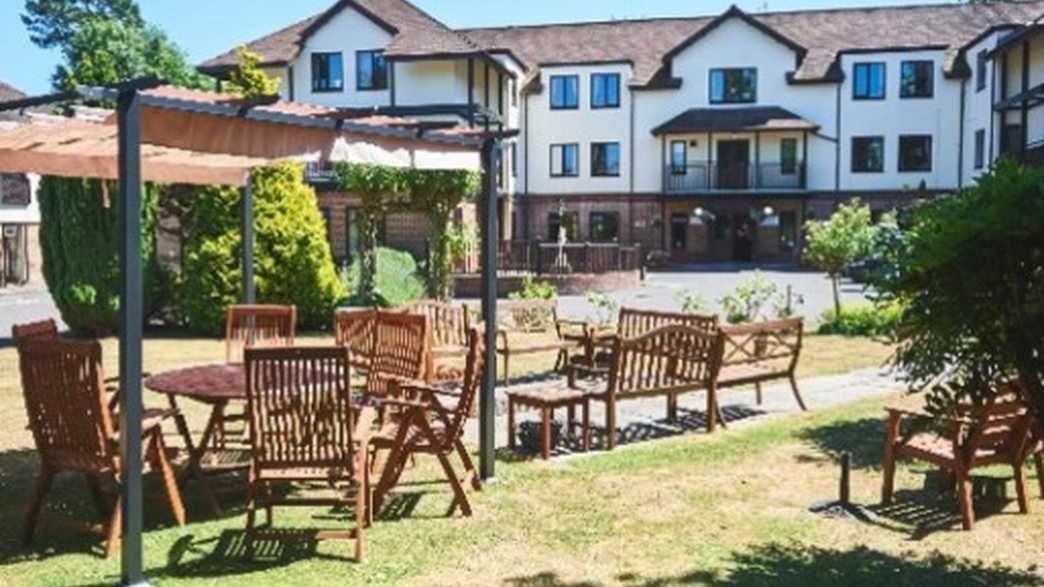 Tadworth Grove Care Home Care Home Nr Epsom buildings-carousel - 3