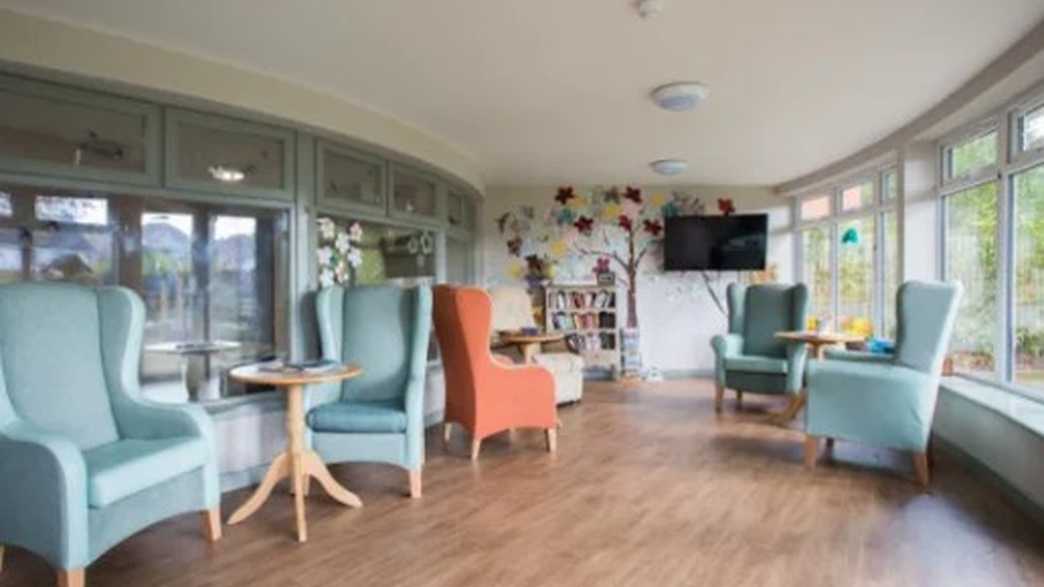 The Links Care Home Broadstone buildings-carousel - 5