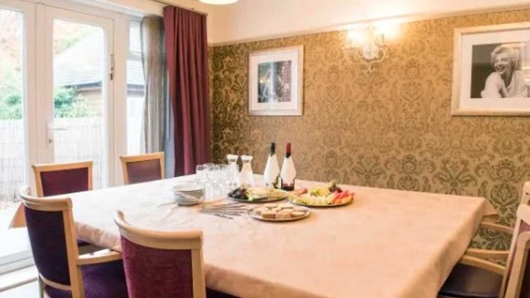 The Links Care Home Broadstone meals-carousel - 5