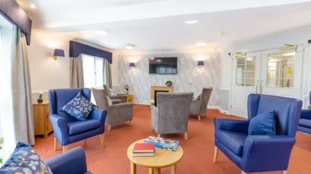 The Royal Care Home Doncaster buildings-carousel - 3