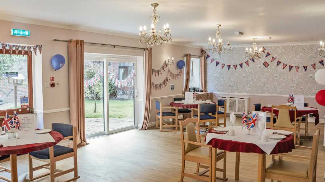 Treetops Court Care Home Care Home Leek buildings-carousel - 2