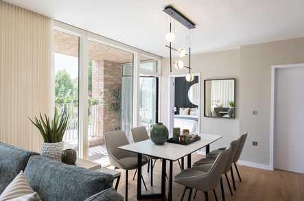 Apartment 15 image 2