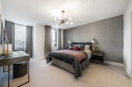Apartment 18 image 4