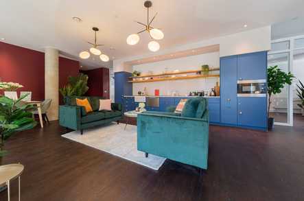 Apartment 28 image 5