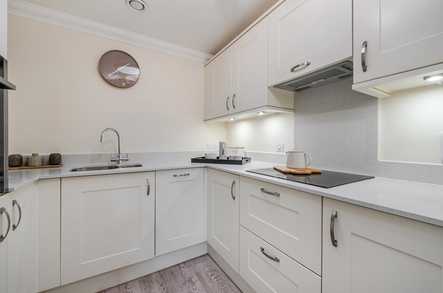 Apartment 18 image 2