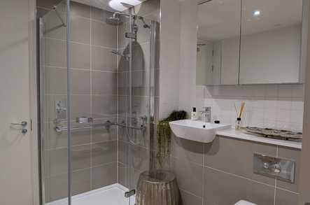 Apartment 3 image 4