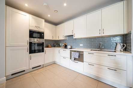 Apartment 44 image 3