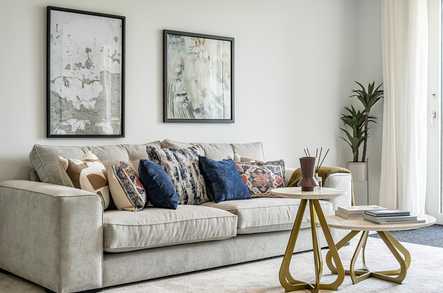 Apartment 44 image 4