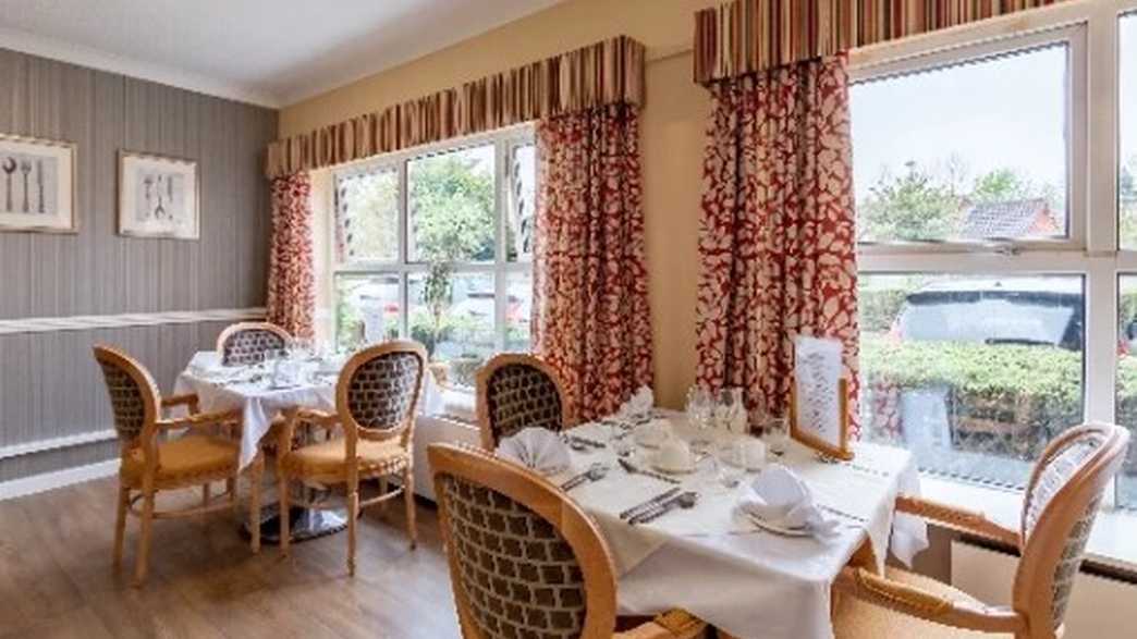 Westvale House Care Home Warrington meals-carousel - 1