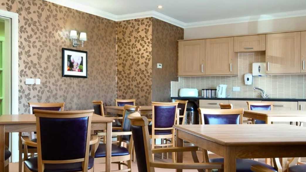 Willowcroft Care Home Derby meals-carousel - 1