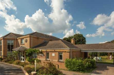 Wombwell Hall Care Home Gravesend  - 5