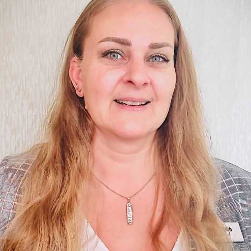 Hajnalka Cseh
