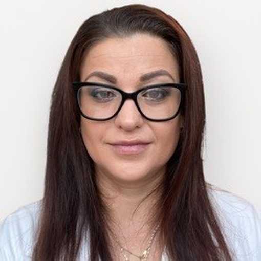 Nelly Manole